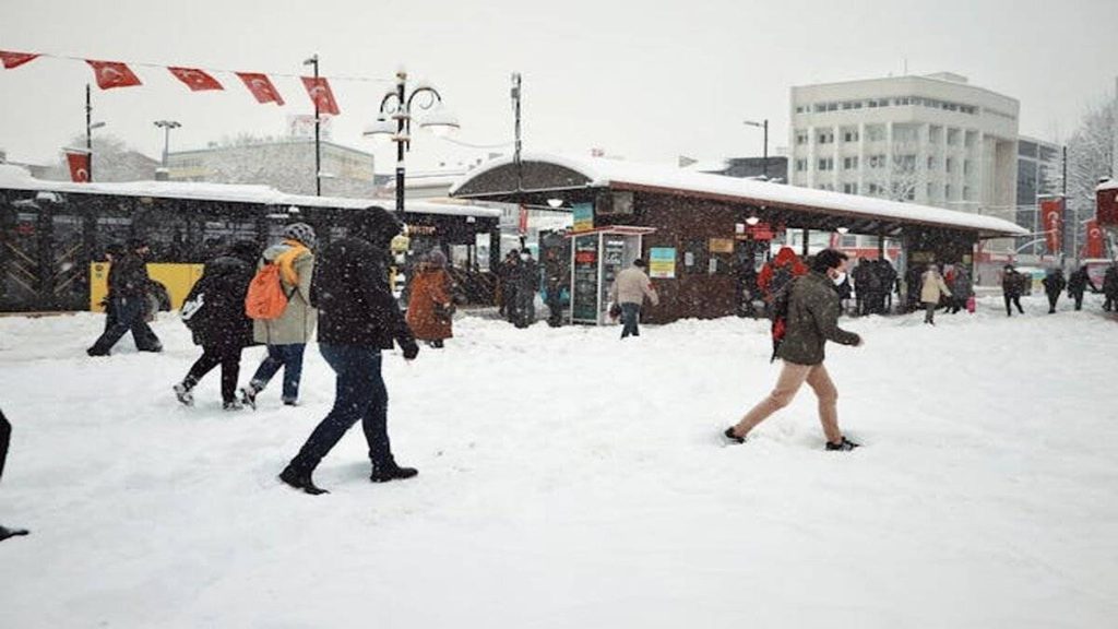 Çok Üzücü Salgın: Öksürük Geçmiyor, Burun Tıkanıklığı Nefes Aldırmıyor | İlaç Yaramıyor